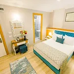Hotell Acacia Mansion 3*