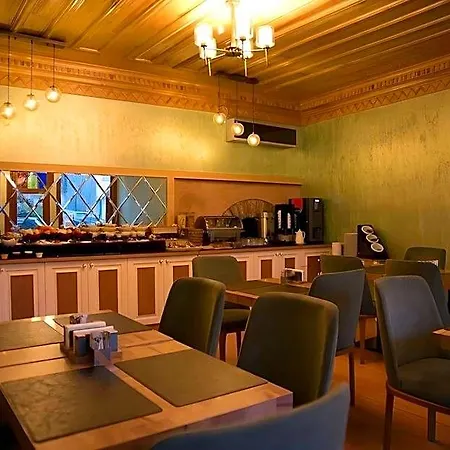 Acacia Mansion 3*